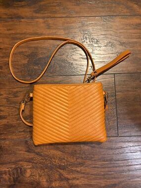 Women’s Quilted Crossbody Bag - Tan